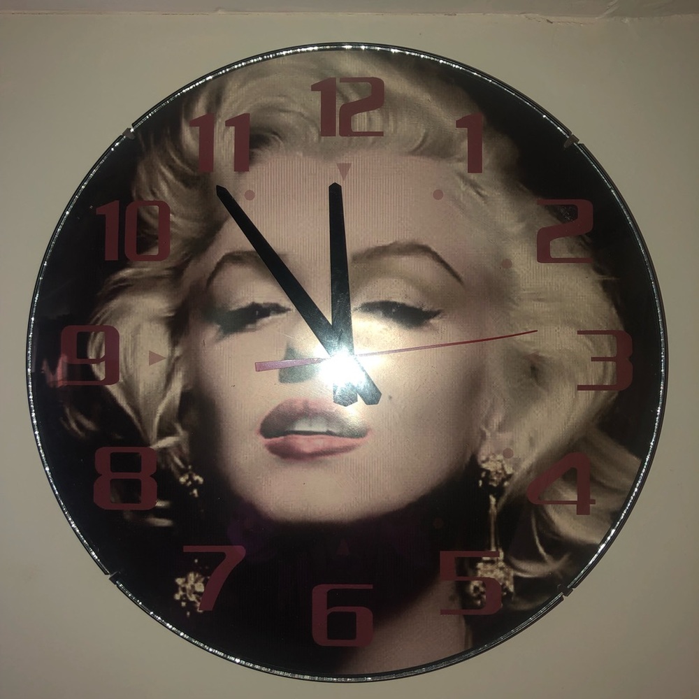 Marilyn Monroe Clock